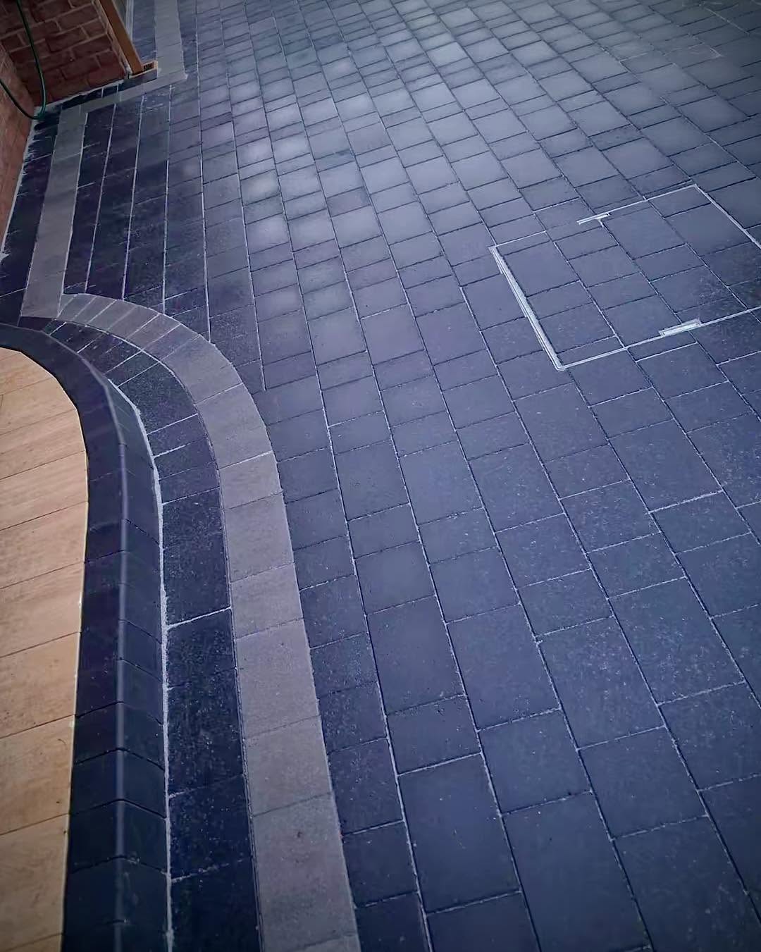 Block paving driveway curve and edging detail, Stafford